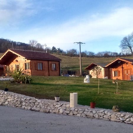Chalet Charmant A Dausse Avec Piscine Et Jardin Exterior foto
