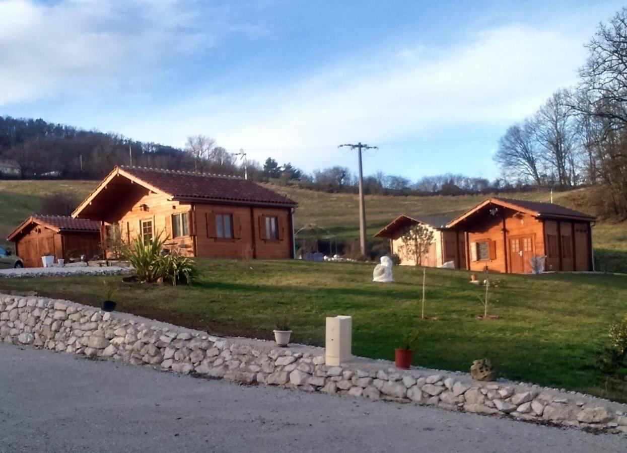Chalet Charmant A Dausse Avec Piscine Et Jardin Exterior foto